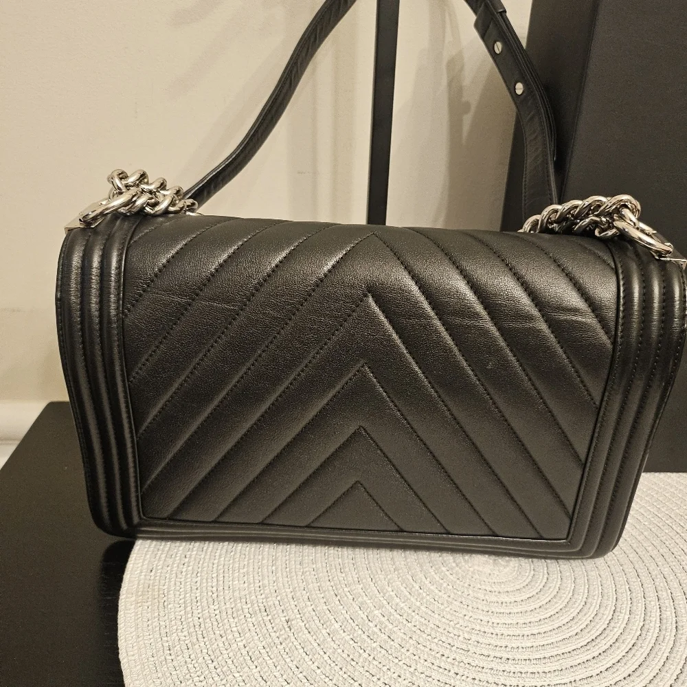 Chanel Flap Boy In New Medium - Picture 4 of 15